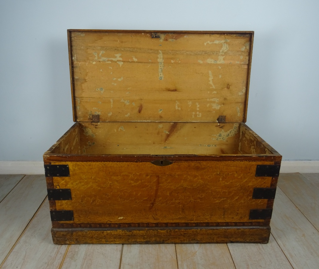 Original Victorian Hand Painted Travelling Trunk Chest